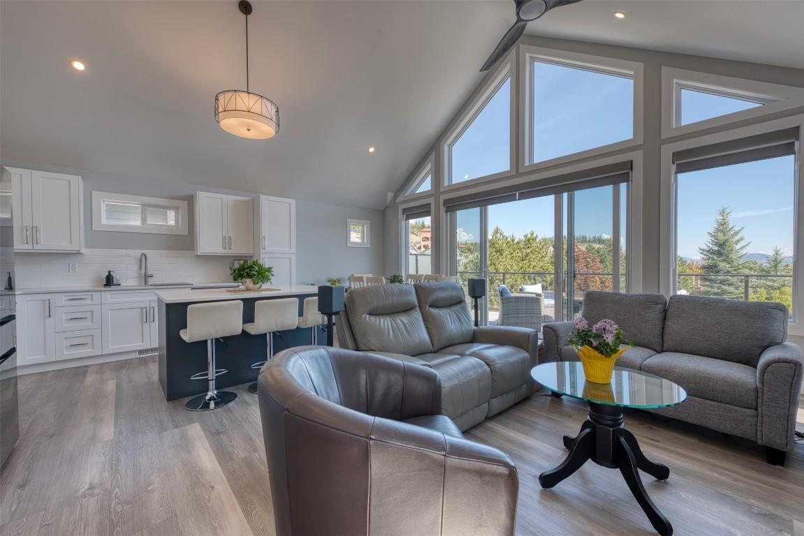 









6833


Madrid

Way, 348,
Kelowna,




BC
V1Z 3R8

