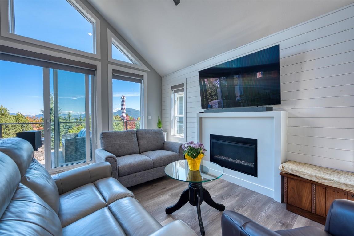









6833


Madrid

Way, 348,
Kelowna,




BC
V1Z 3R8

