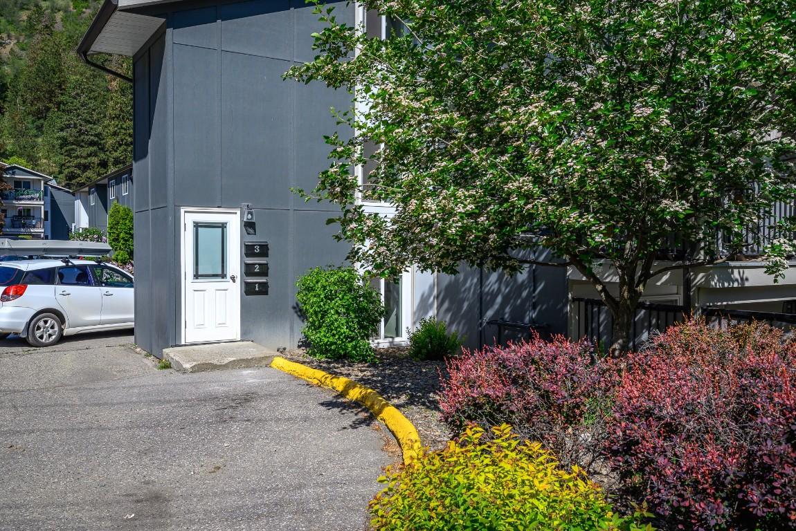 









4200


Alexis Park

Drive, 3,
Vernon,




BC
V1T 6H3

