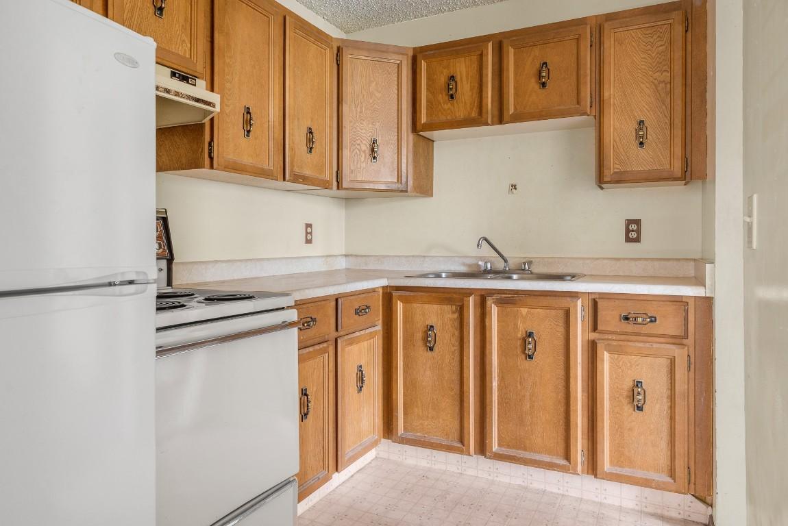









4200


Alexis Park

Drive, 3,
Vernon,




BC
V1T 6H3

