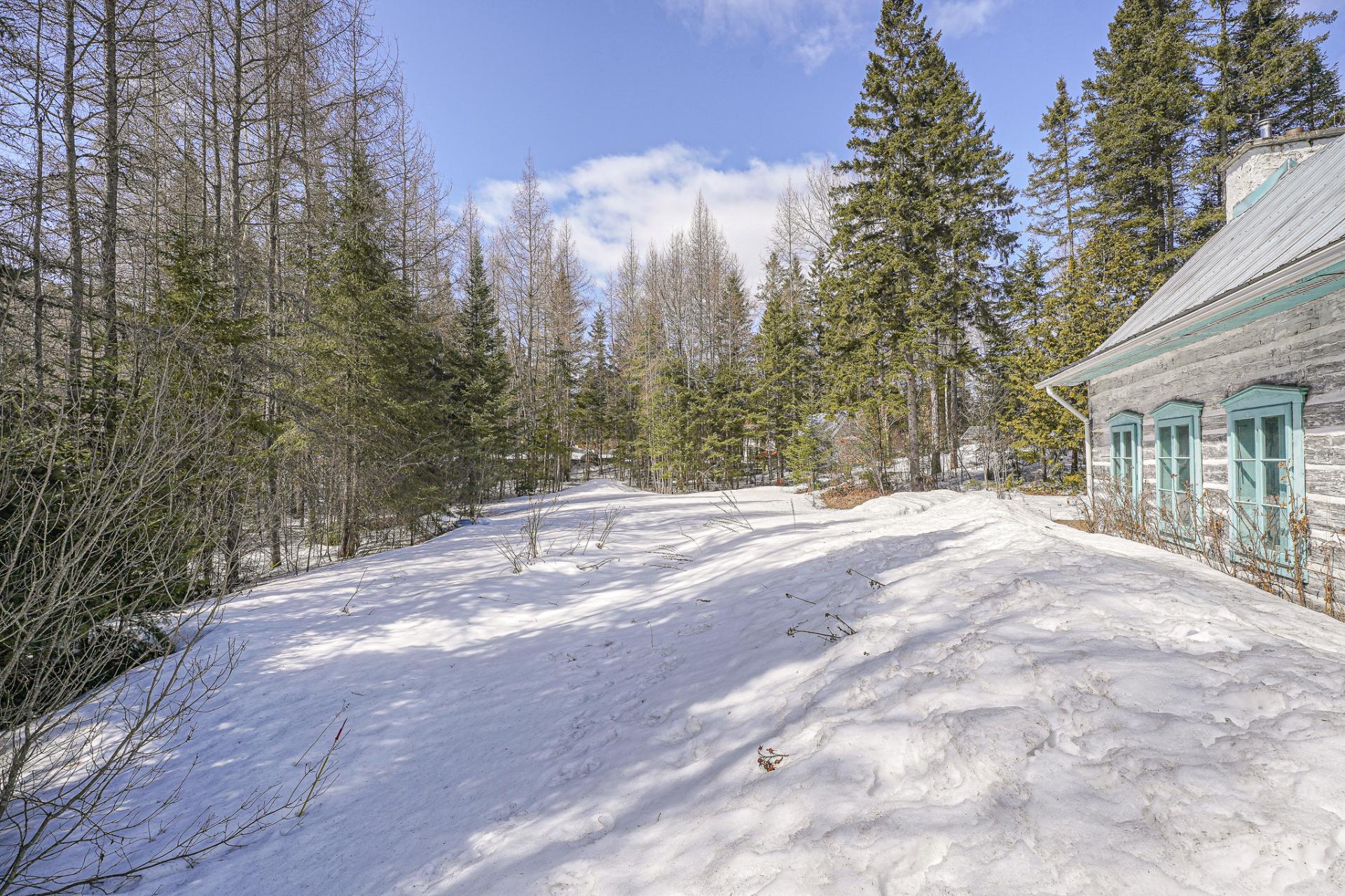 









952


Ch. du Mont-Castor

,
Sainte-Agathe-des-Monts,




QC
J8C2Z8

