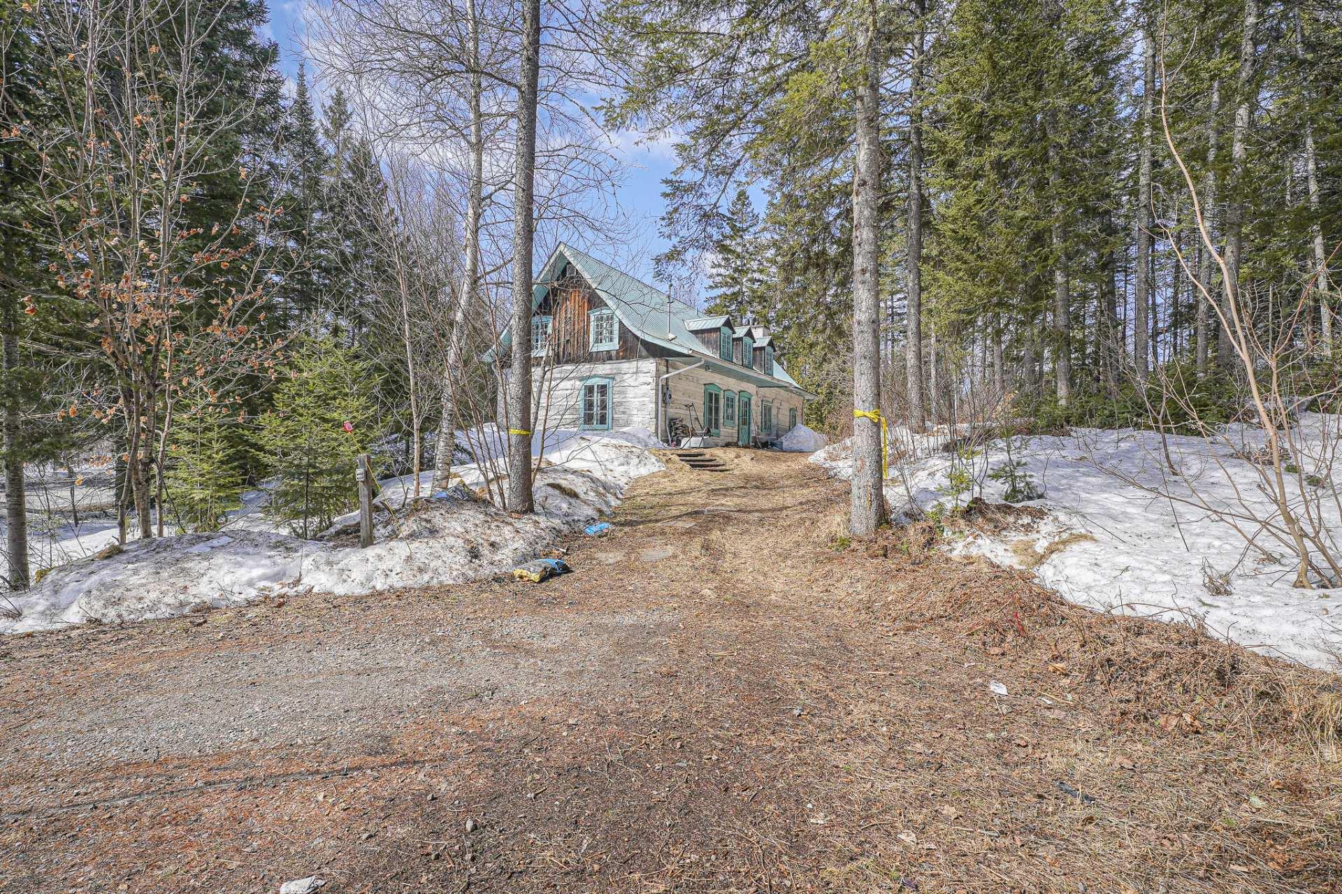 









952


Ch. du Mont-Castor

,
Sainte-Agathe-des-Monts,




QC
J8C2Z8


