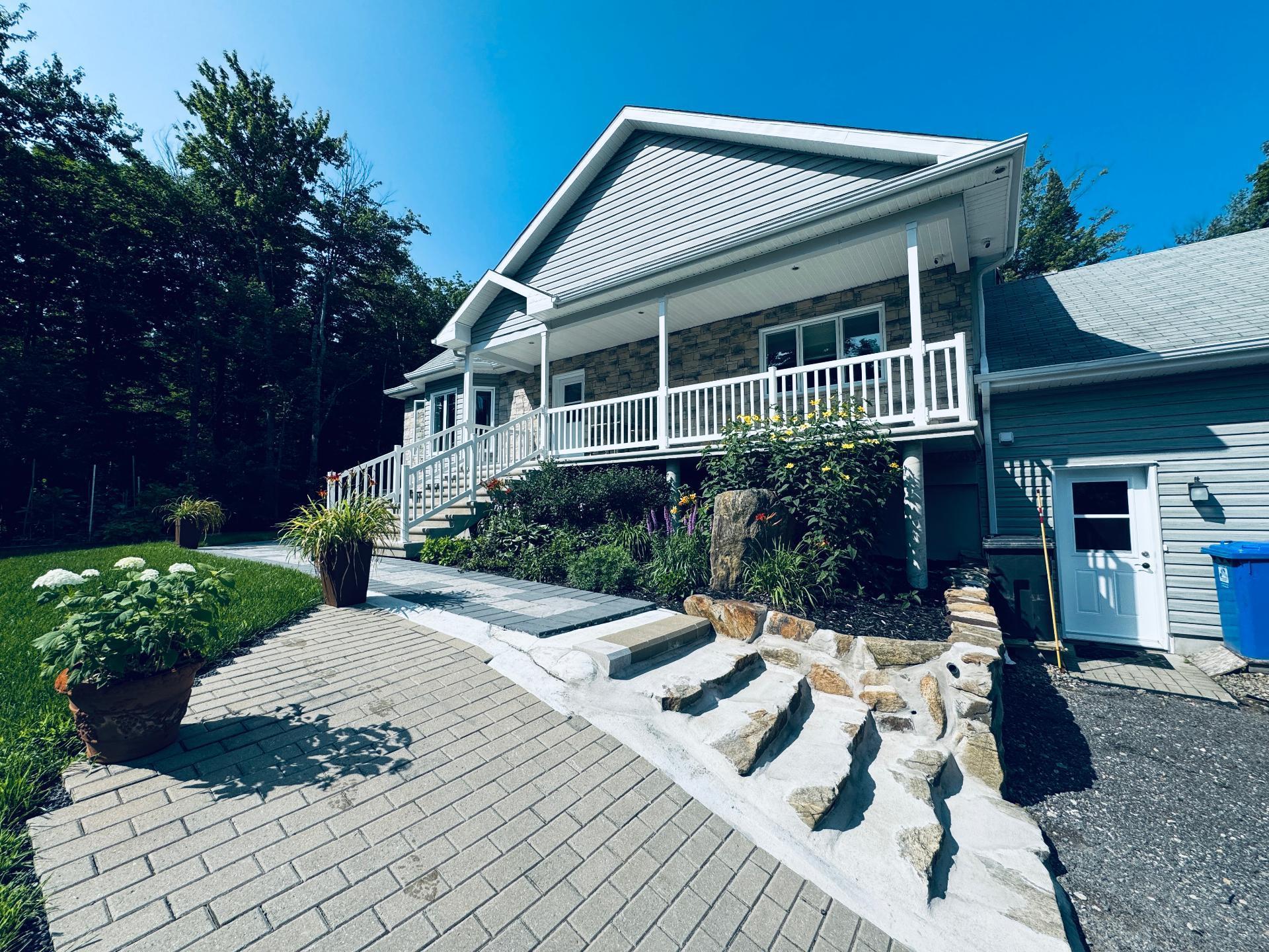 









426


Rg Jolimont

,
Sainte-Béatrix,




QC
J0K1Y0

