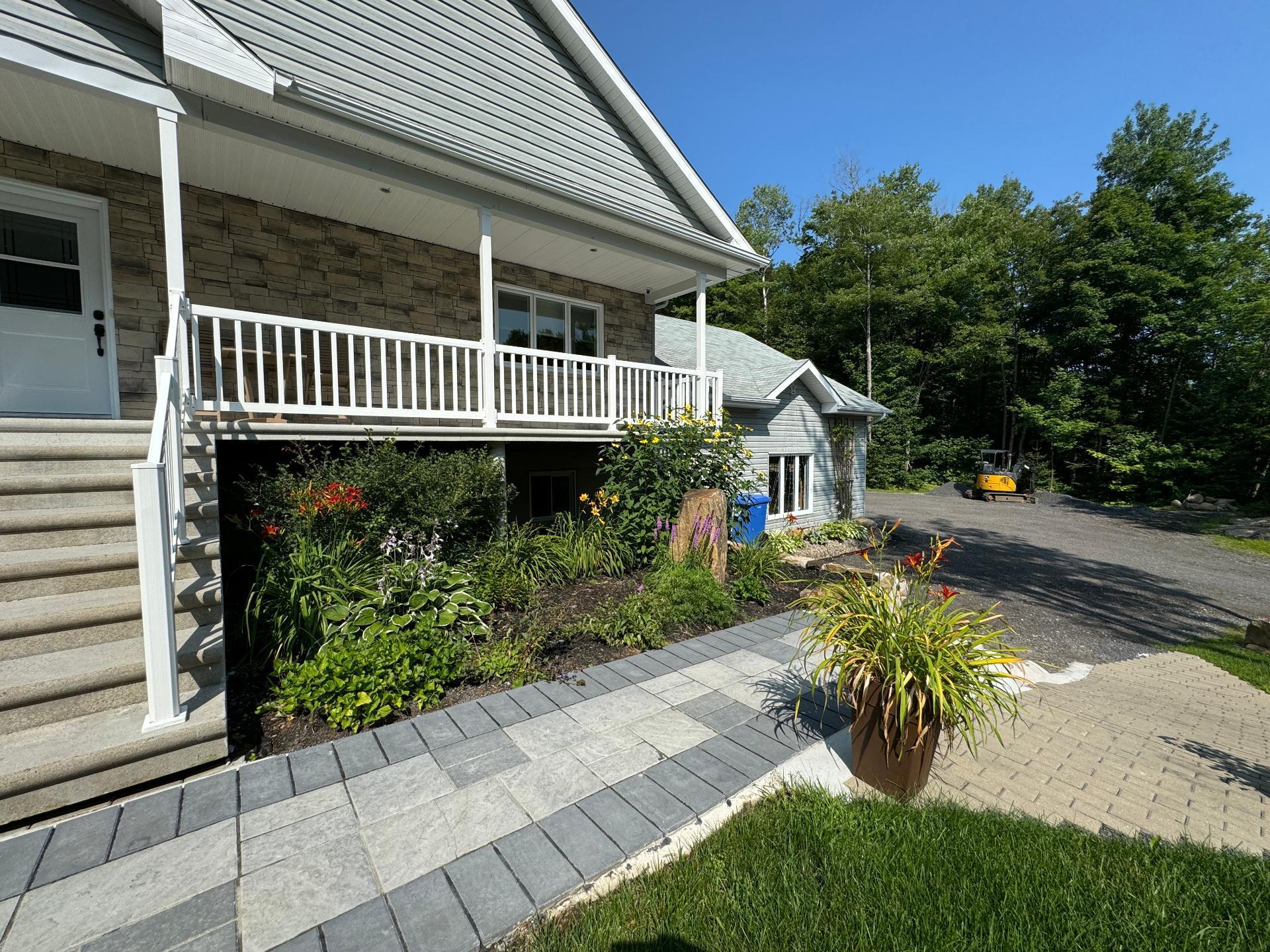 









426


Rg Jolimont

,
Sainte-Béatrix,




QC
J0K1Y0

