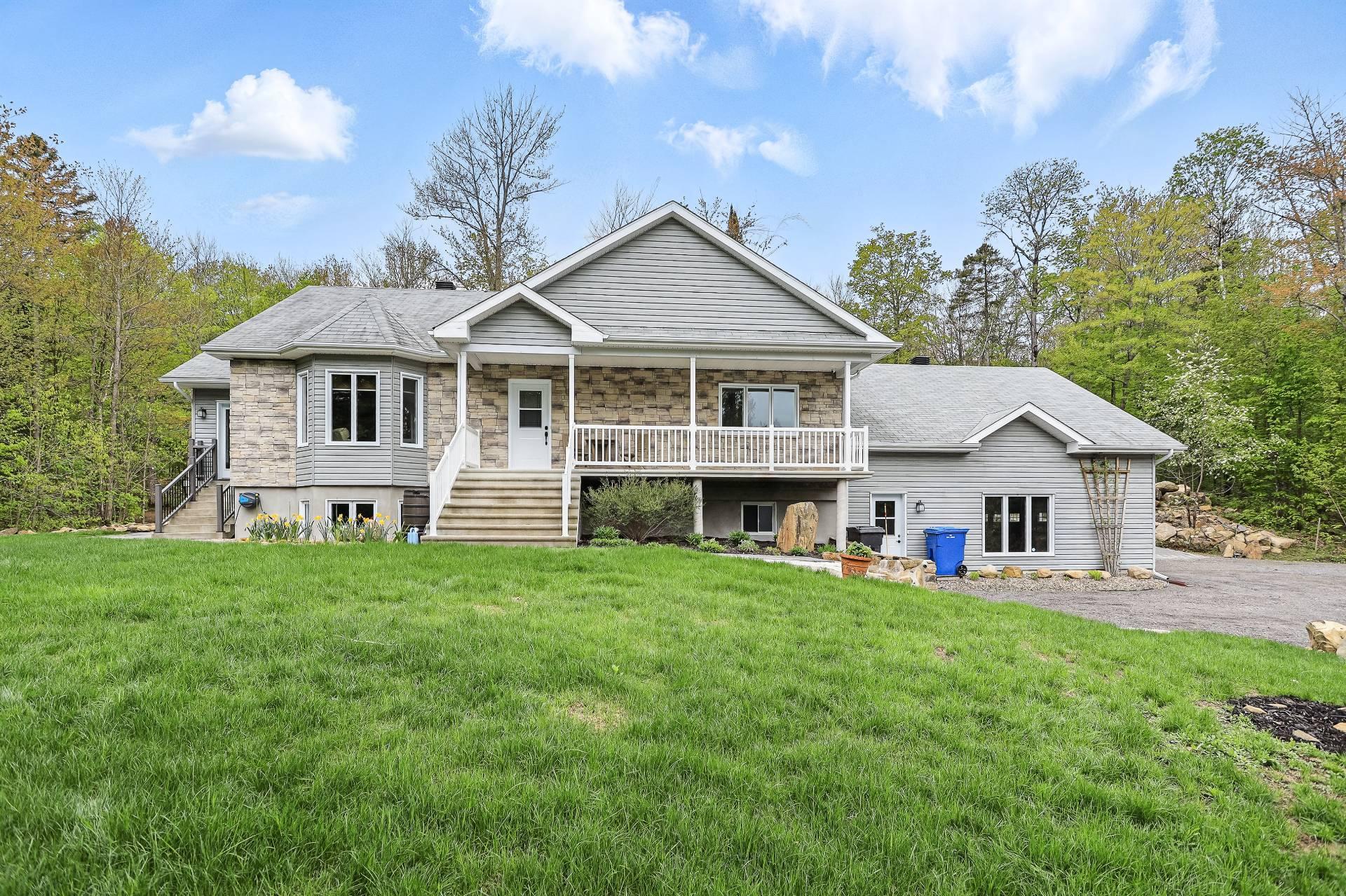 









426


Rg Jolimont

,
Sainte-Béatrix,




QC
J0K1Y0

