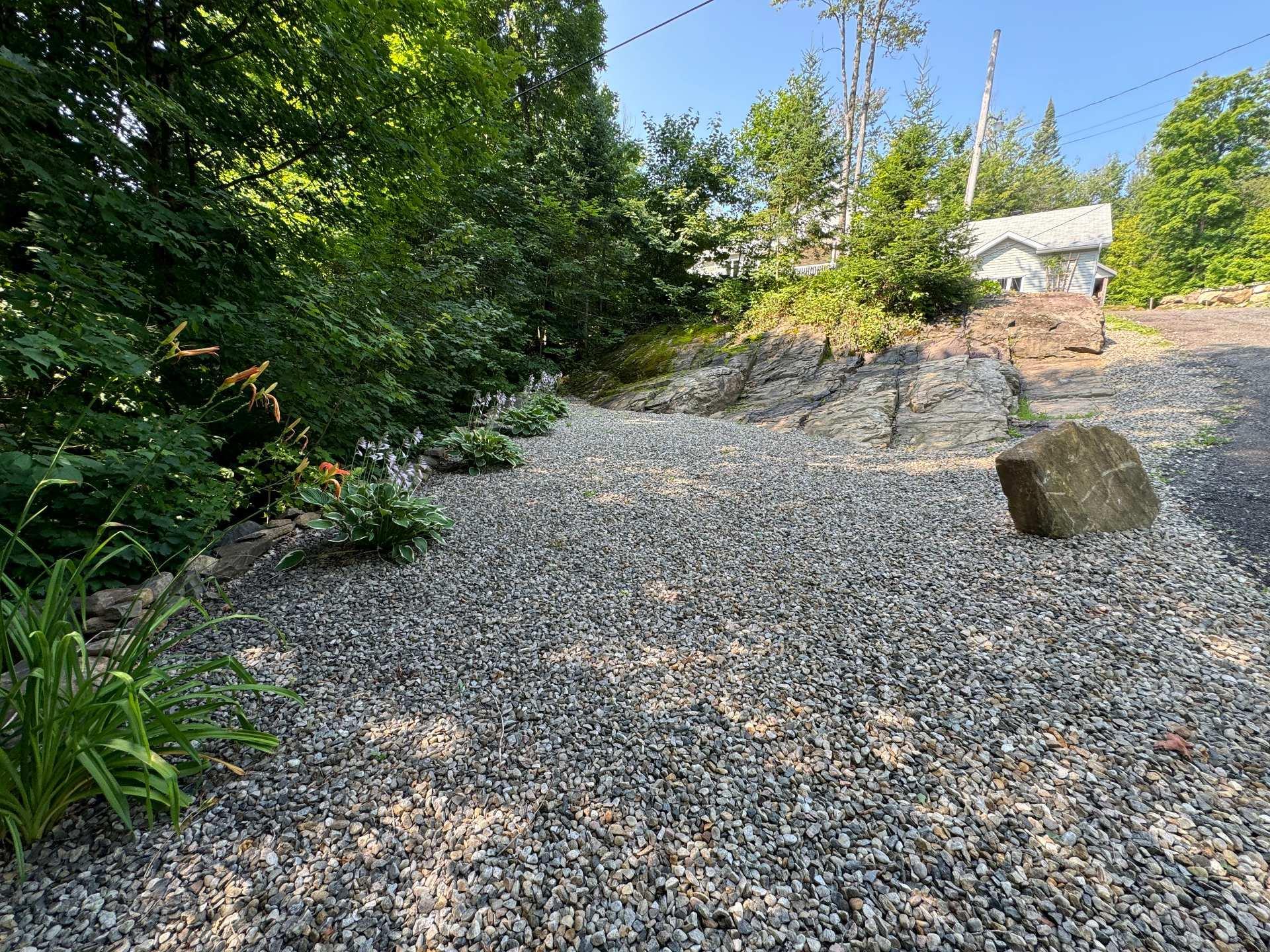 









426


Rg Jolimont

,
Sainte-Béatrix,




QC
J0K1Y0

