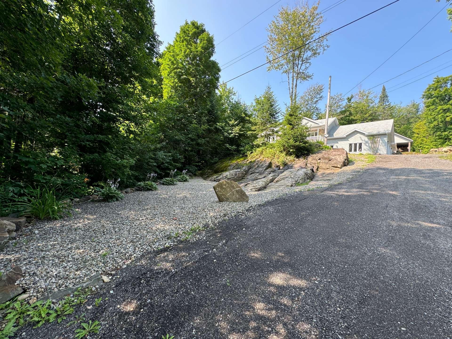 









426


Rg Jolimont

,
Sainte-Béatrix,




QC
J0K1Y0

