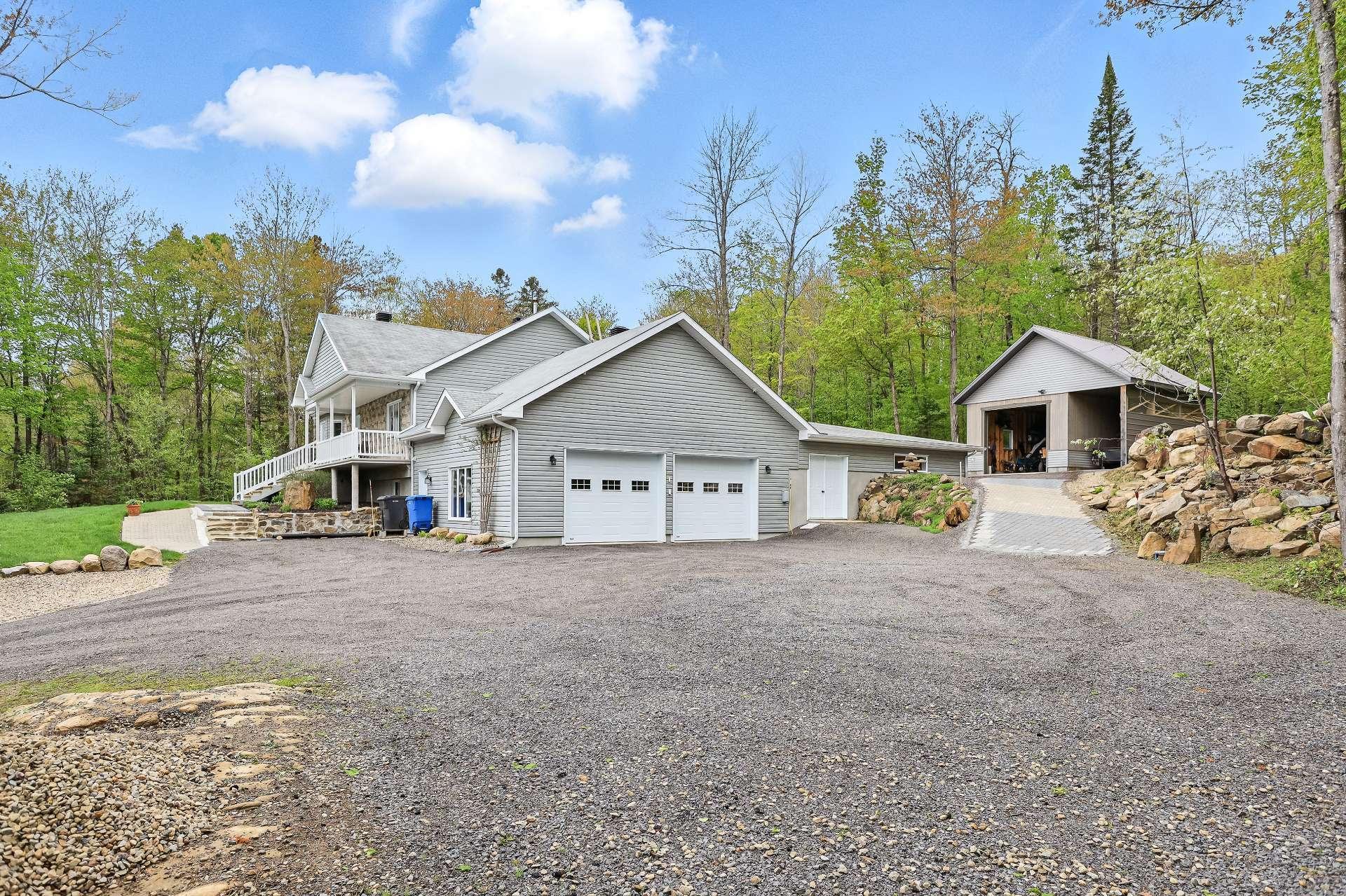 









426


Rg Jolimont

,
Sainte-Béatrix,




QC
J0K1Y0

