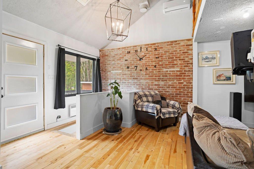 









123


Rue Claude-André

,
Sainte-Sophie,




QC
J5J1E9

