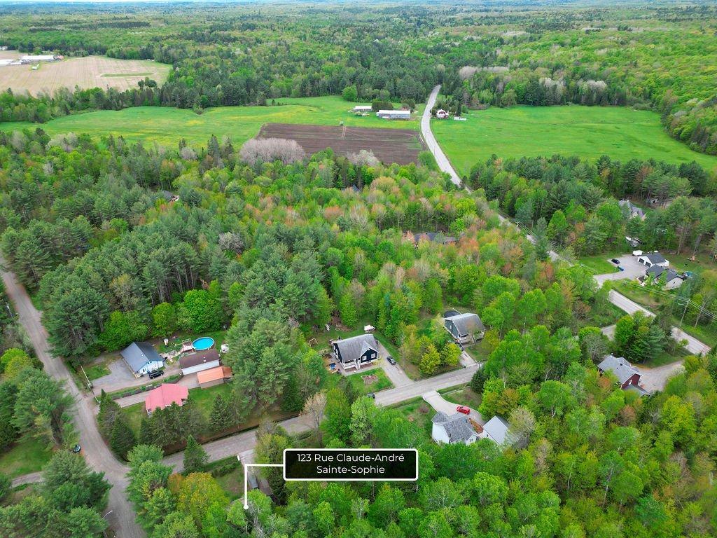 









123


Rue Claude-André

,
Sainte-Sophie,




QC
J5J1E9


