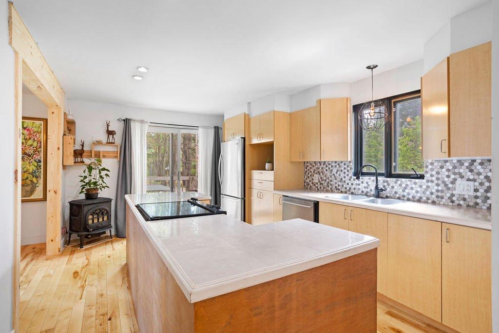 









123


Rue Claude-André

,
Sainte-Sophie,




QC
J5J1E9

