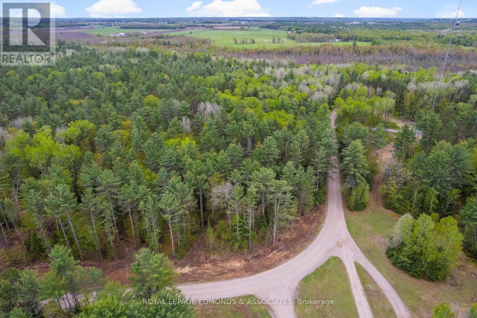 












0 NANGOR TRAIL

,
Whitewater Region,







Ontario
K0J2L0

