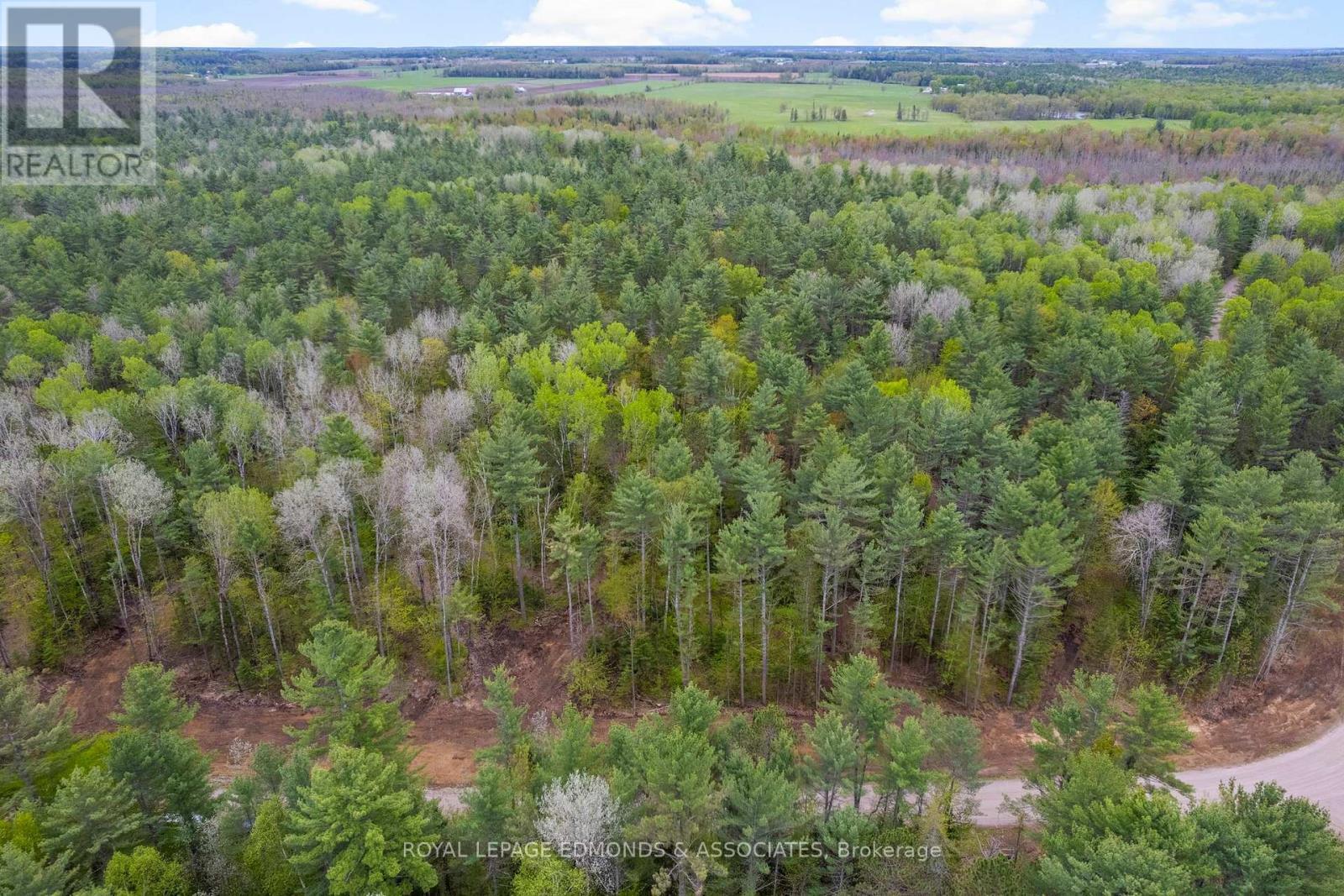 












00 NANGOR TRAIL

,
Whitewater Region,







Ontario
K0J2L0

