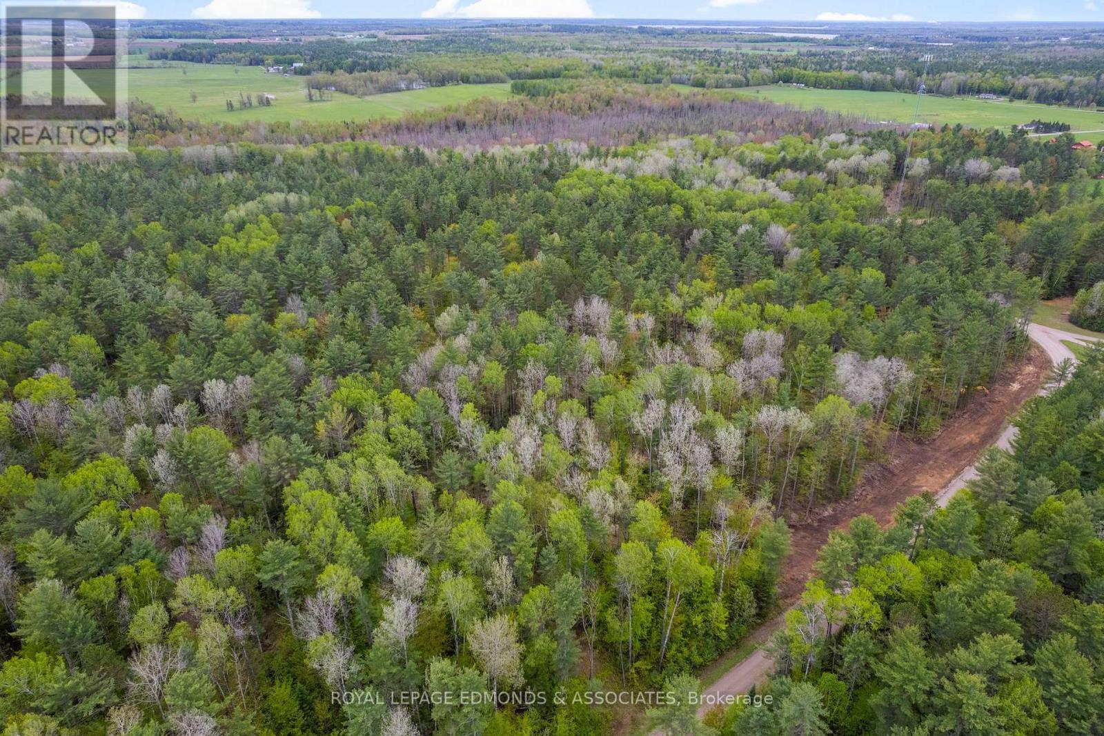 












000 NANGOR TRAIL

,
Whitewater Region,







Ontario
K0J2L0

