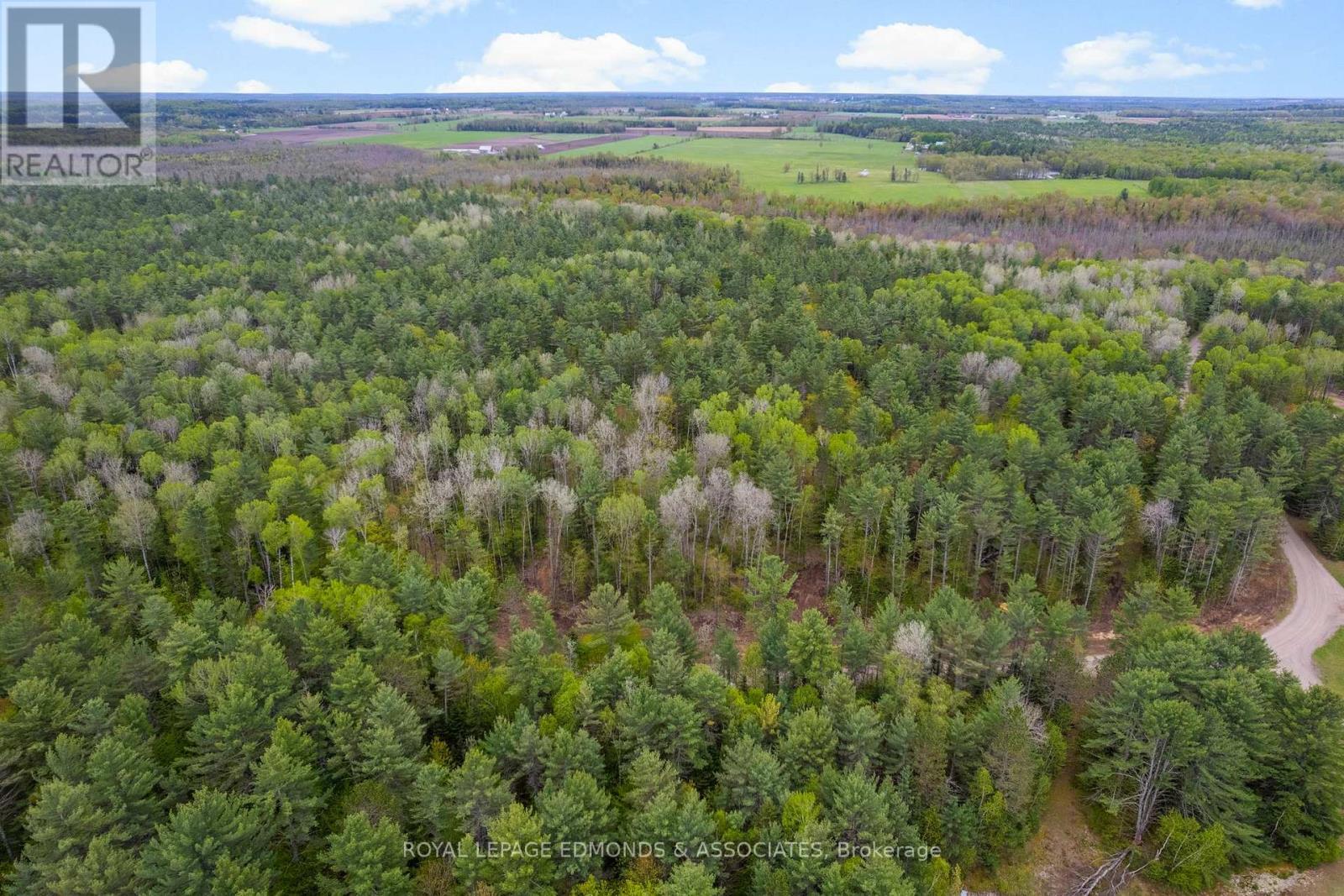 












000 NANGOR TRAIL

,
Whitewater Region,







Ontario
K0J2L0

