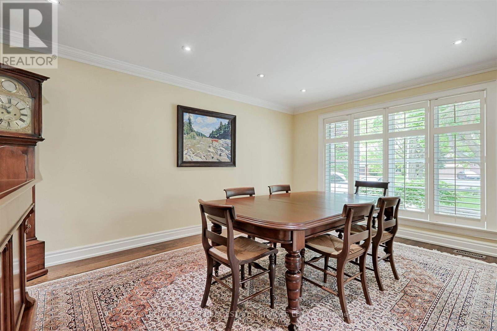 












230 THE KINGSWAY

,
Toronto,




Ontario
M9A3T5


