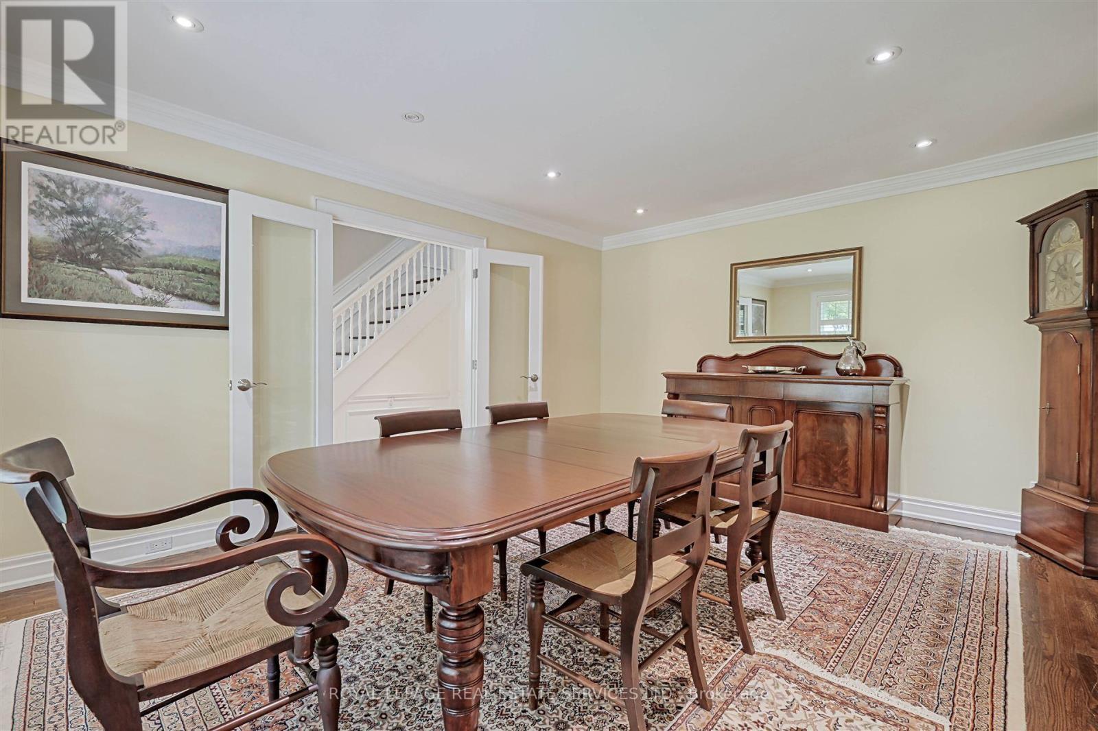












230 THE KINGSWAY

,
Toronto,




Ontario
M9A3T5

