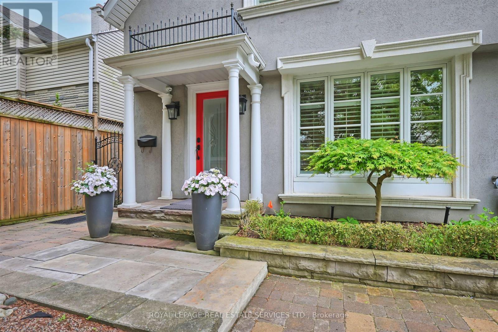 












230 THE KINGSWAY

,
Toronto,




Ontario
M9A3T5

