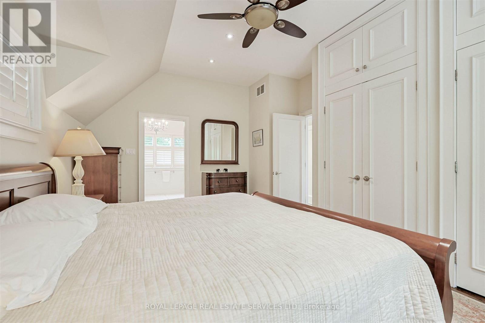 












230 THE KINGSWAY

,
Toronto,




Ontario
M9A3T5

