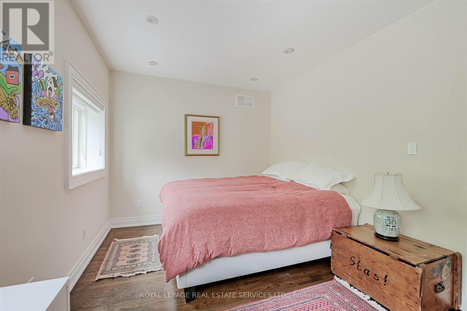 












230 THE KINGSWAY

,
Toronto,




Ontario
M9A3T5

