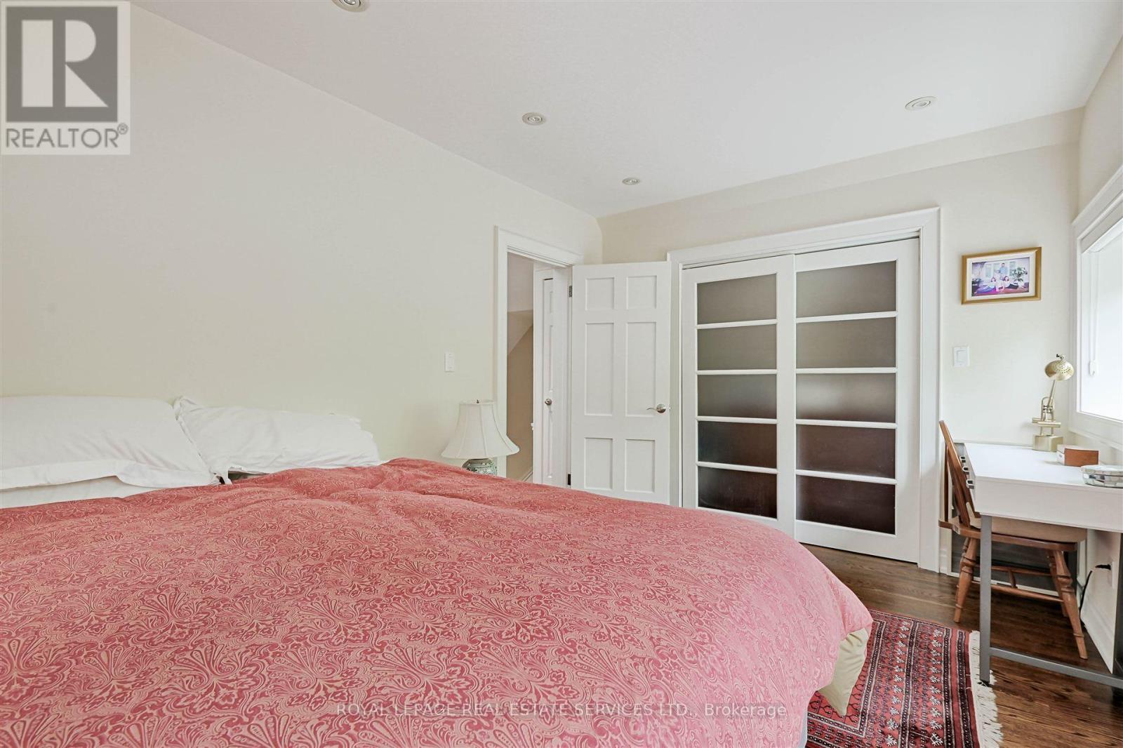 












230 THE KINGSWAY

,
Toronto,




Ontario
M9A3T5

