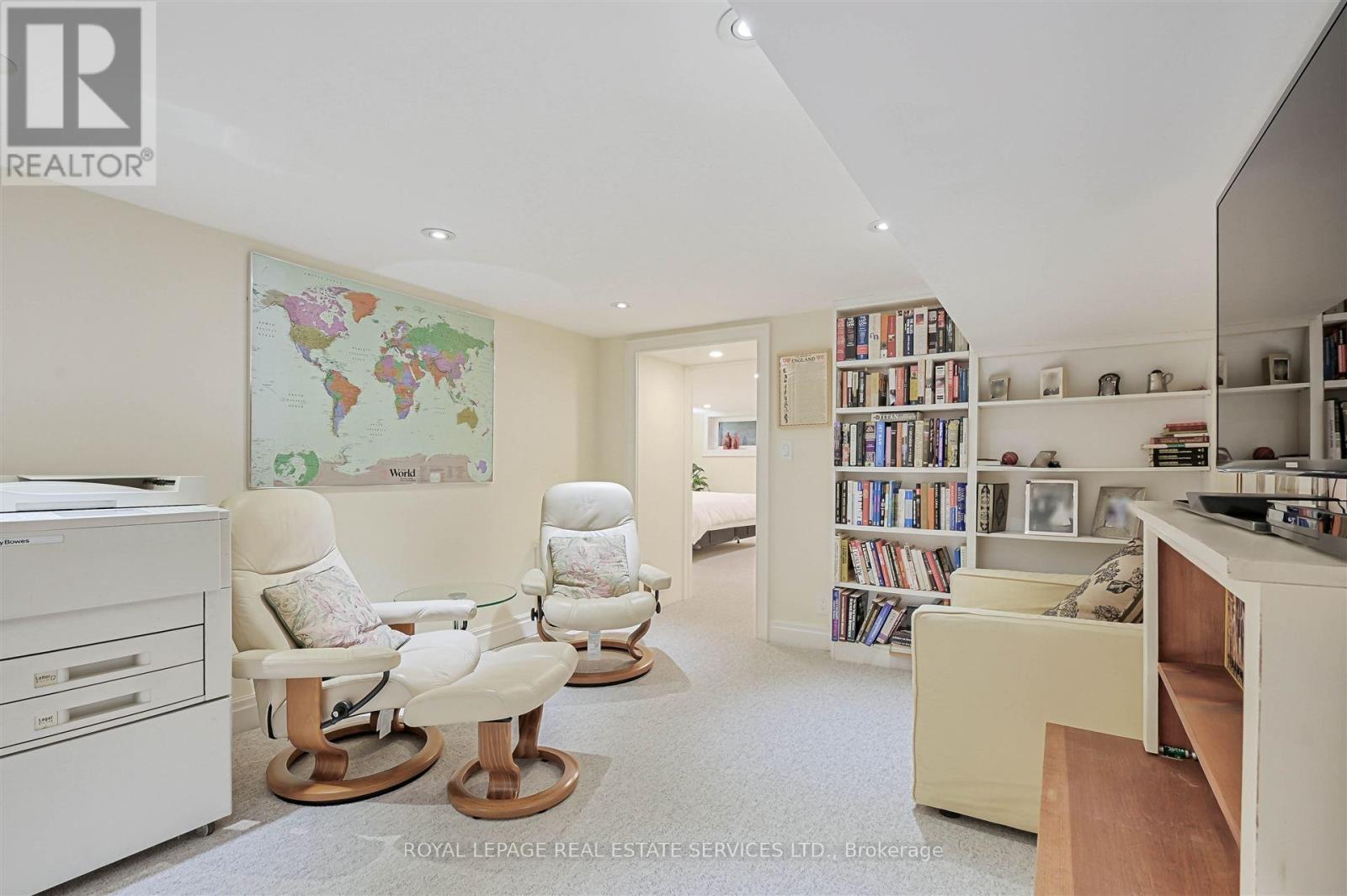 












230 THE KINGSWAY

,
Toronto,




Ontario
M9A3T5

