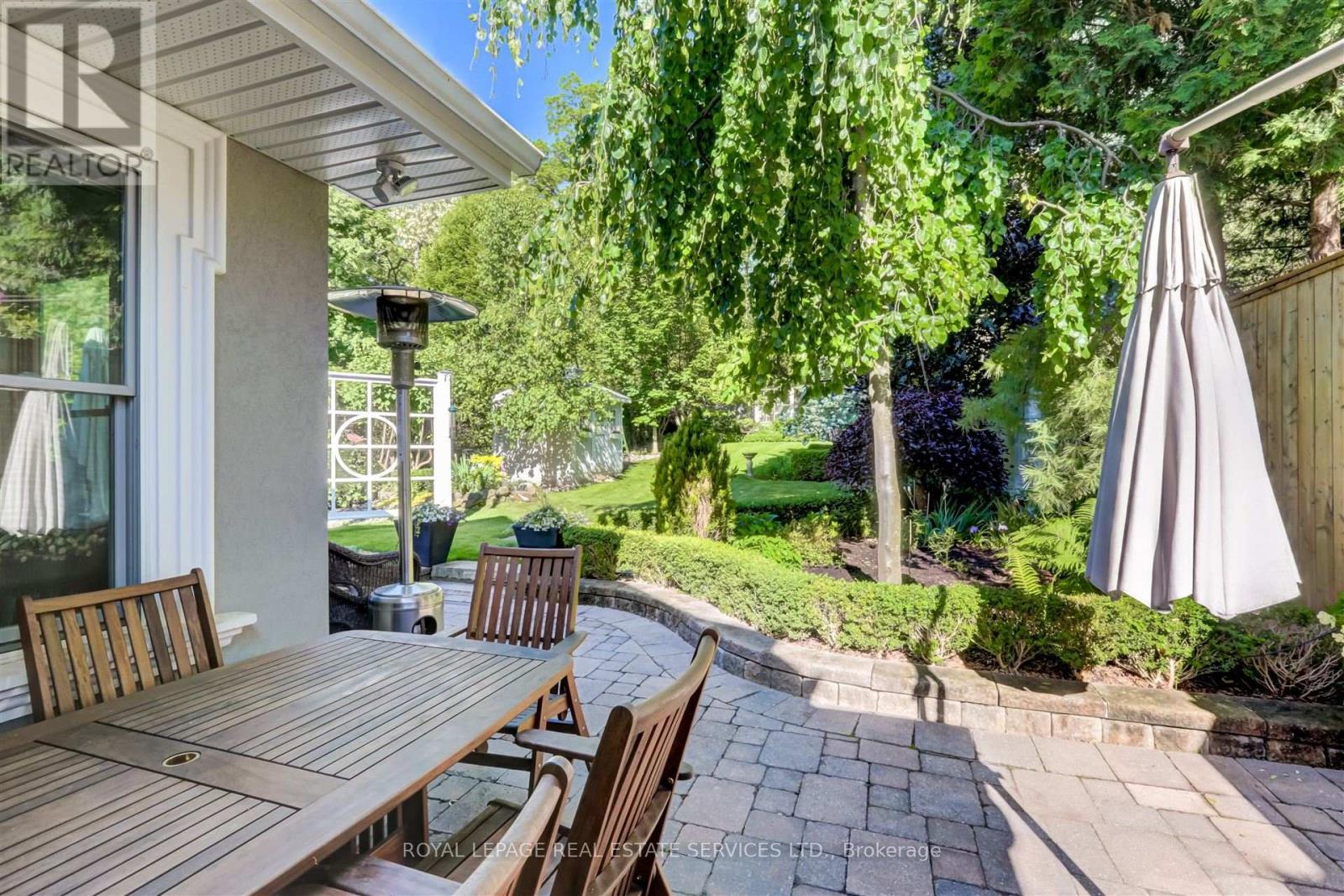 












230 THE KINGSWAY

,
Toronto,




Ontario
M9A3T5

