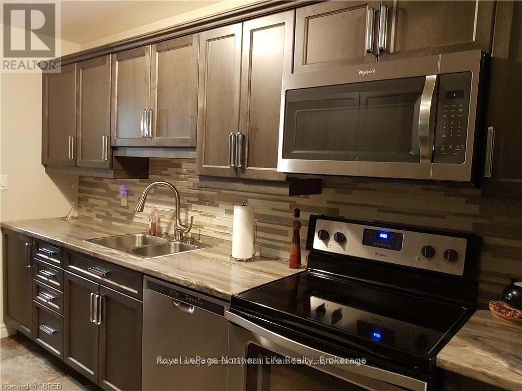 












895 TACKABERRY DRIVE

,
North Bay (West End),




Ontario
P1B4R8

