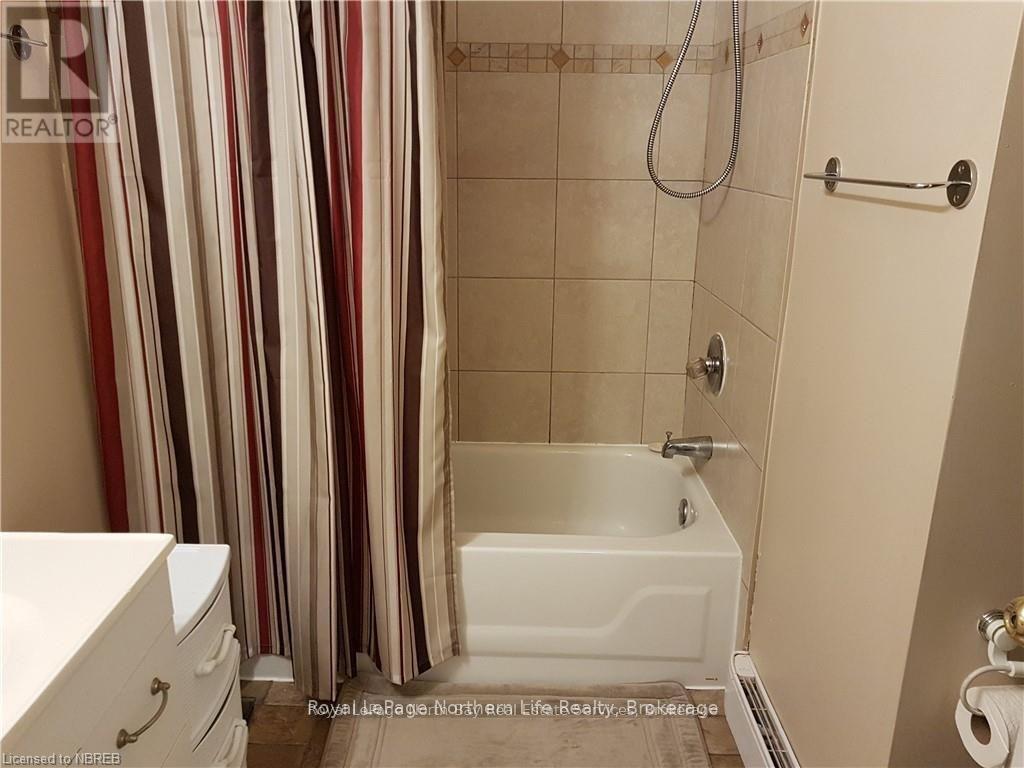 












895 TACKABERRY DRIVE

,
North Bay (West End),




Ontario
P1B4R8

