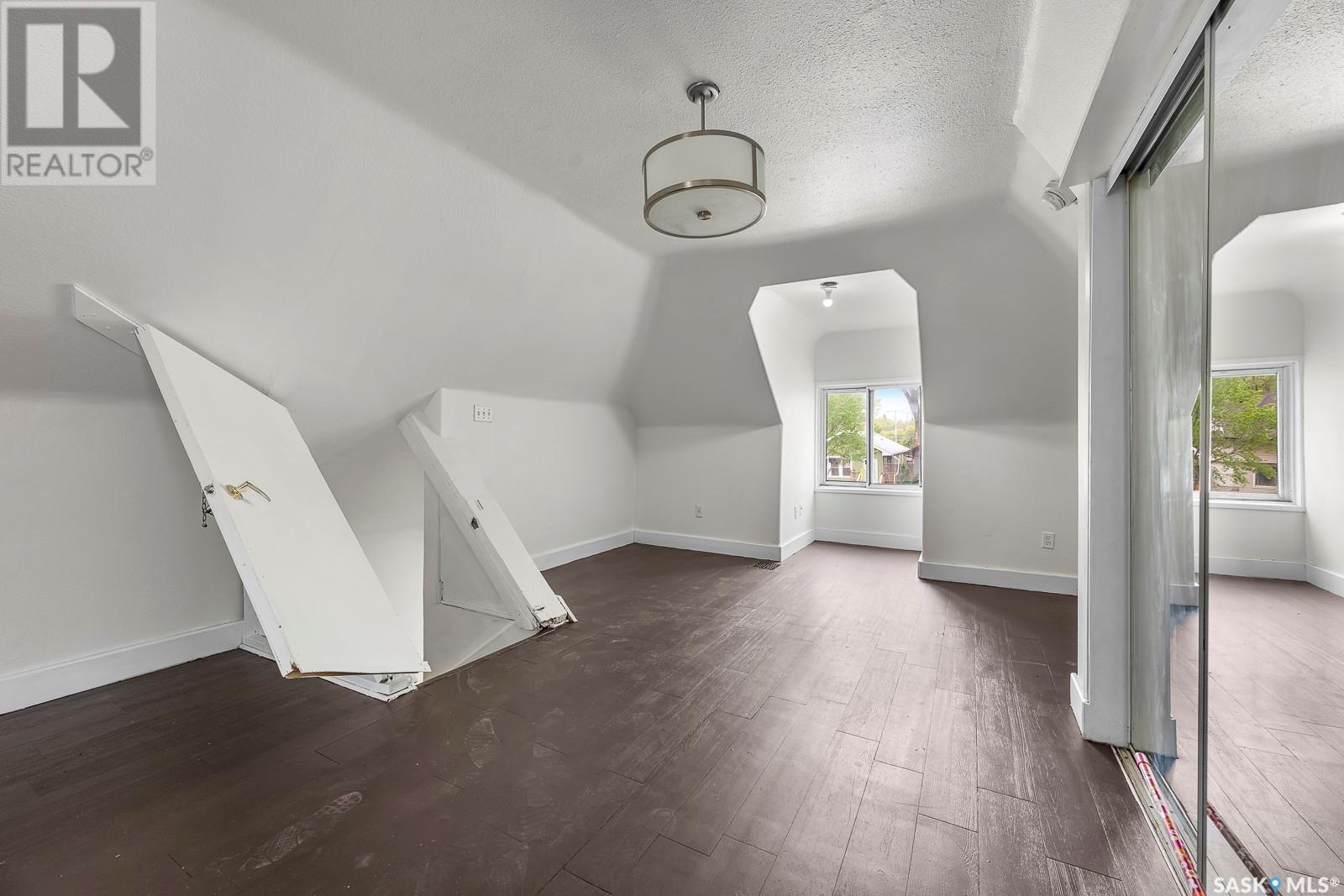 












1124 Victoria AVENUE

,
Regina,




Saskatchewan
S4P0N7


