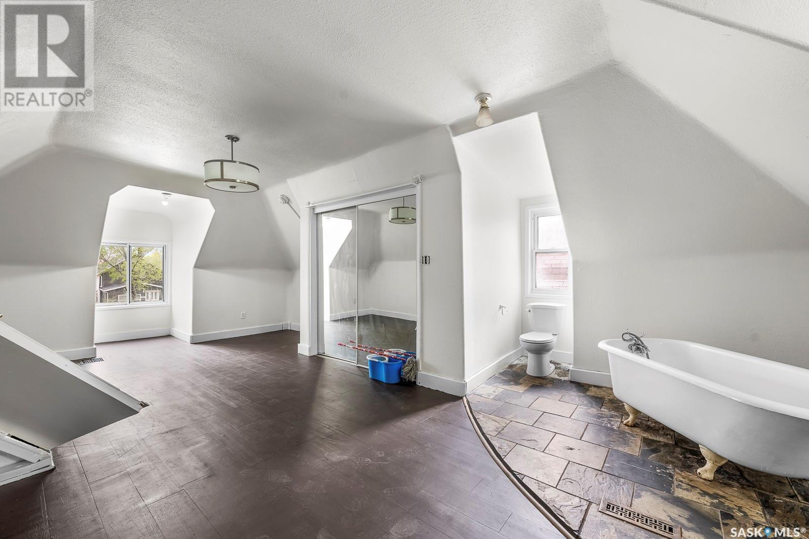 












1124 Victoria AVENUE

,
Regina,




Saskatchewan
S4P0N7

