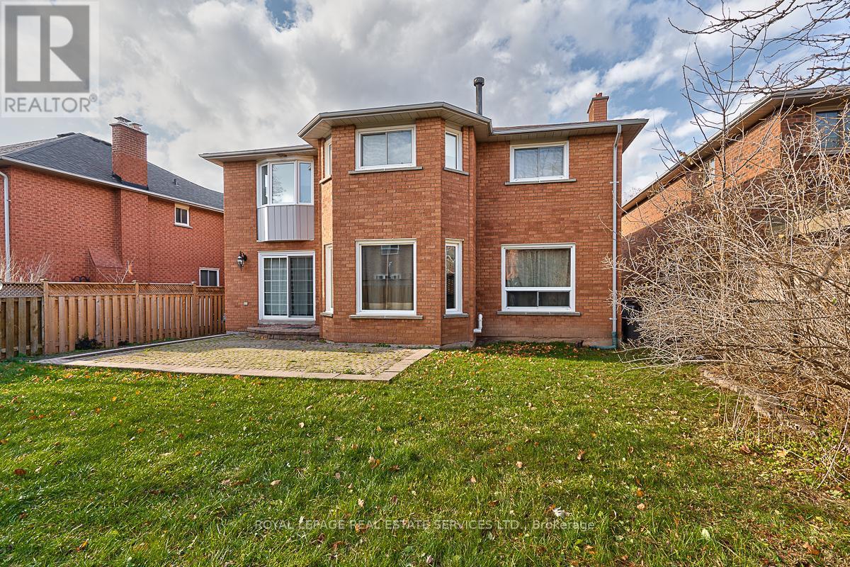 












1541 STATIONMASTER LANE

,
Oakville,




Ontario
L6M3A9

