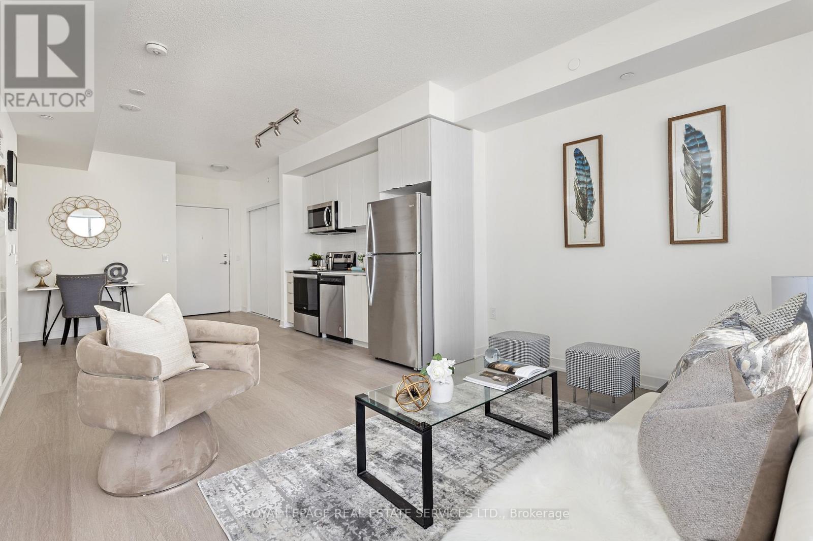 












911 - 859 THE QUEENSWAY

,
Toronto,




Ontario
M8Z1N8

