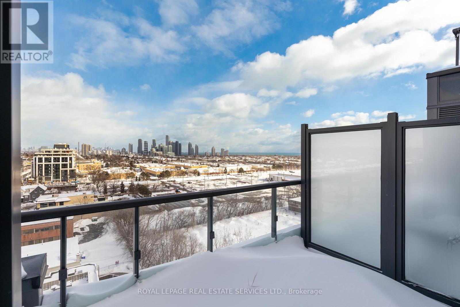 












911 - 859 THE QUEENSWAY

,
Toronto,




Ontario
M8Z1N8

