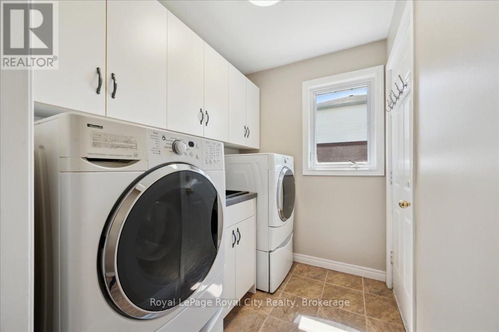 












17 ST BONIFACE DRIVE

,
Woolwich,




Ontario
N0B2B0

