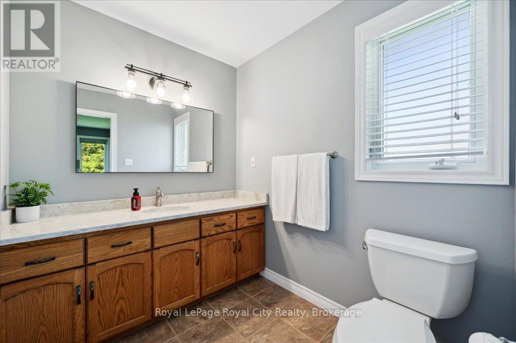 












17 ST BONIFACE DRIVE

,
Woolwich,




Ontario
N0B2B0

