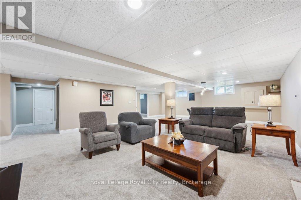












17 ST BONIFACE DRIVE

,
Woolwich,




Ontario
N0B2B0

