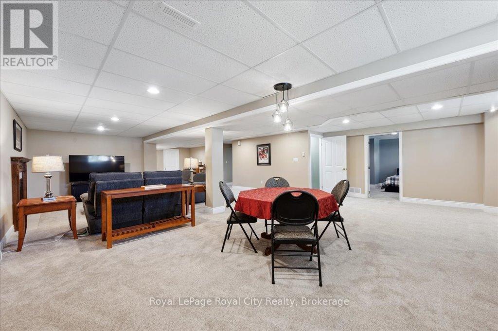 












17 ST BONIFACE DRIVE

,
Woolwich,




Ontario
N0B2B0

