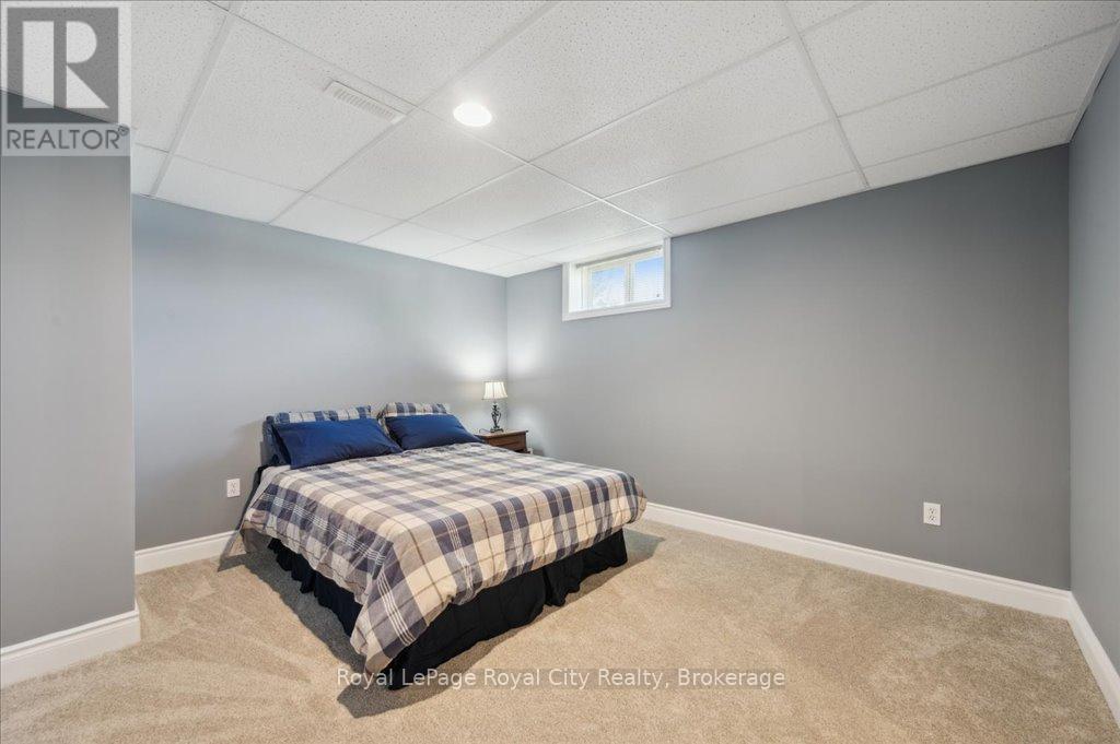 












17 ST BONIFACE DRIVE

,
Woolwich,




Ontario
N0B2B0

