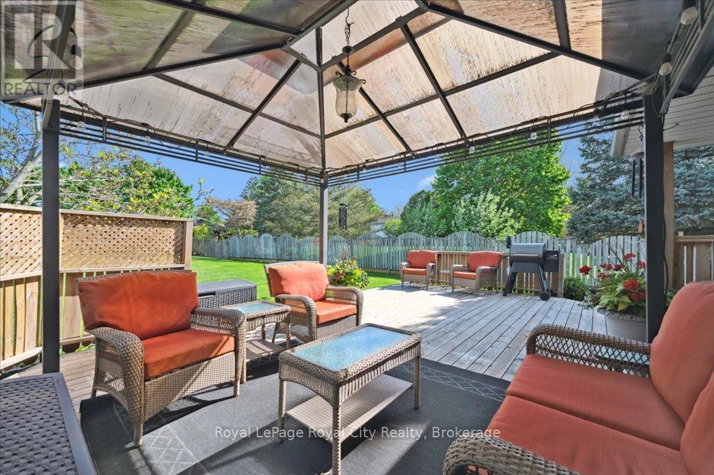 












17 ST BONIFACE DRIVE

,
Woolwich,




Ontario
N0B2B0

