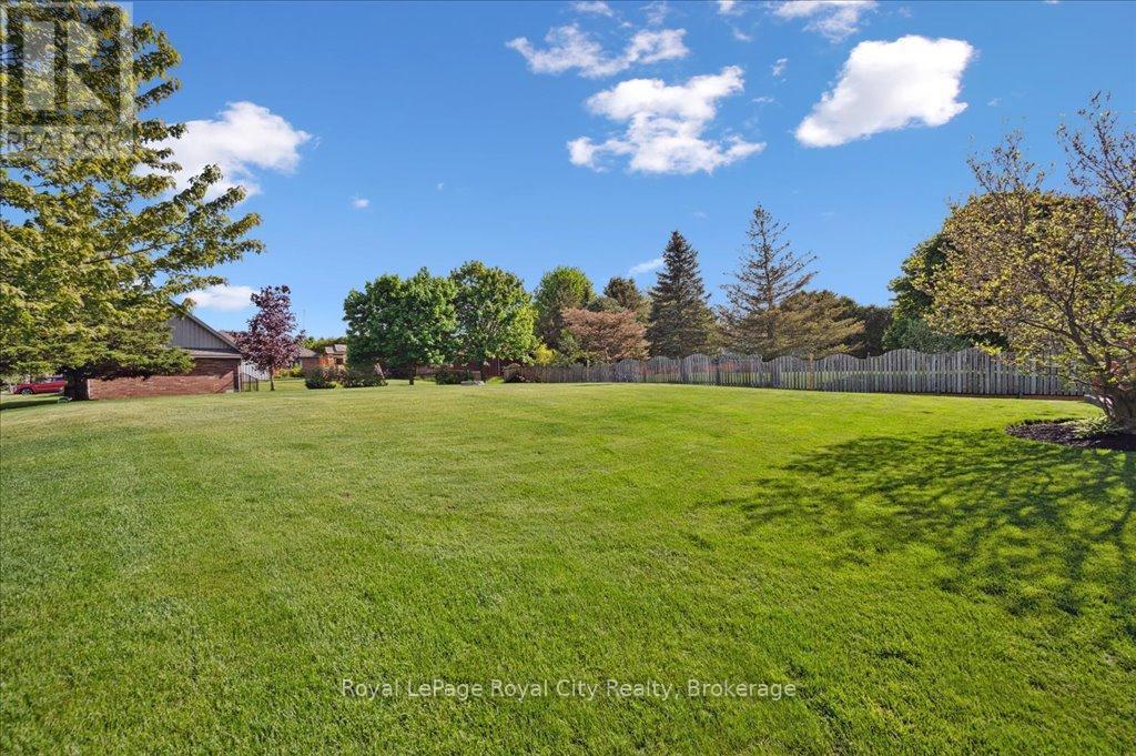 












17 ST BONIFACE DRIVE

,
Woolwich,




Ontario
N0B2B0

