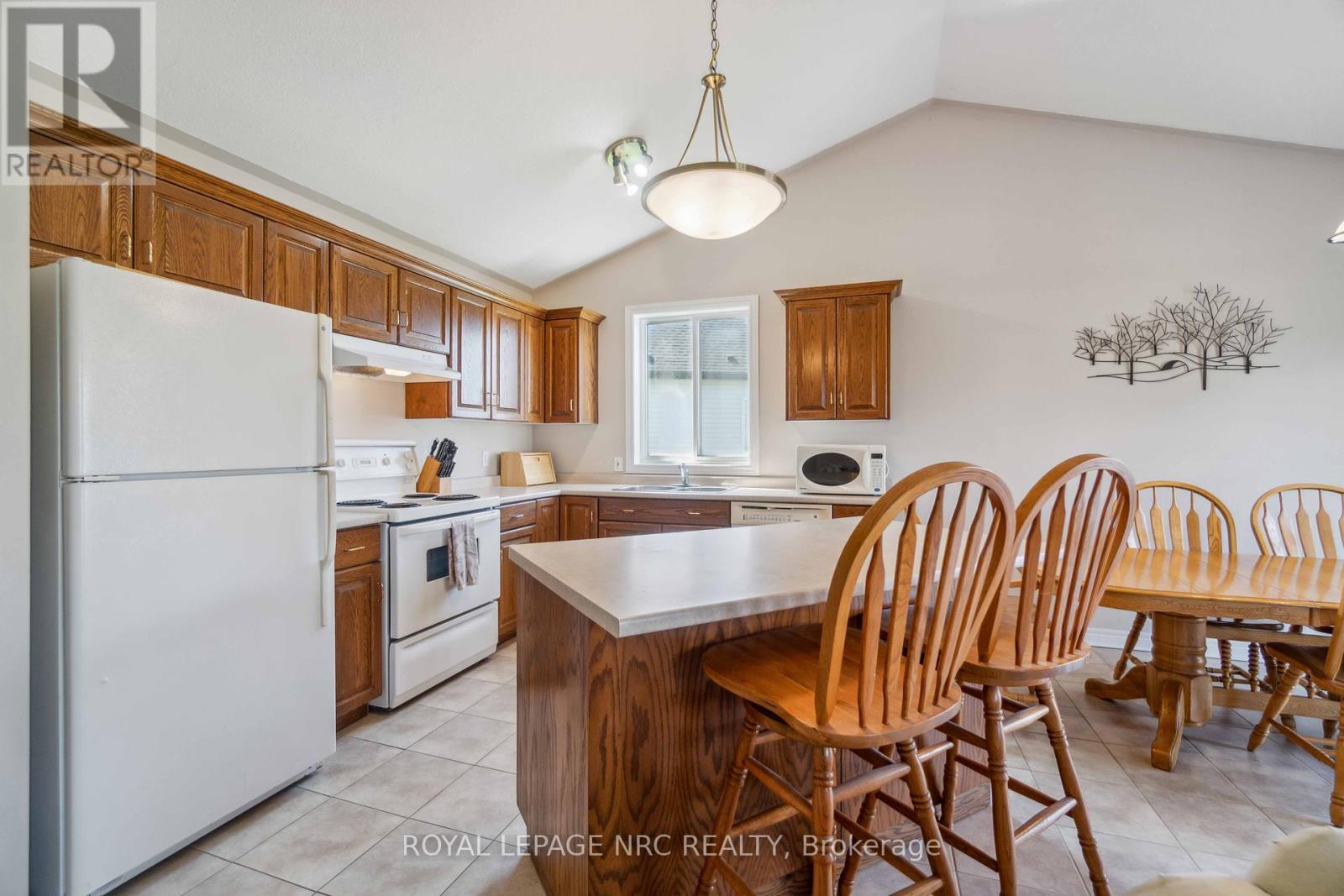 












449 BARRINGTON COURT

,
Fort Erie (Ridgeway),




Ontario
L0S1N0

