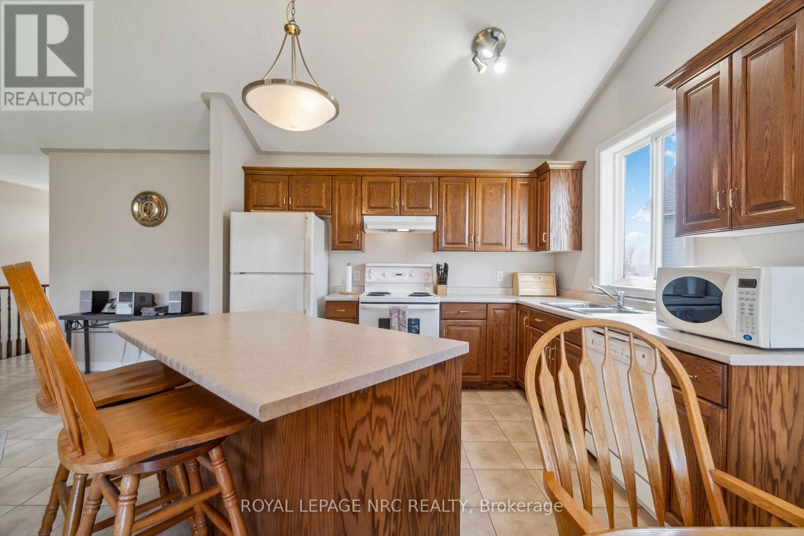












449 BARRINGTON COURT

,
Fort Erie (Ridgeway),




Ontario
L0S1N0

