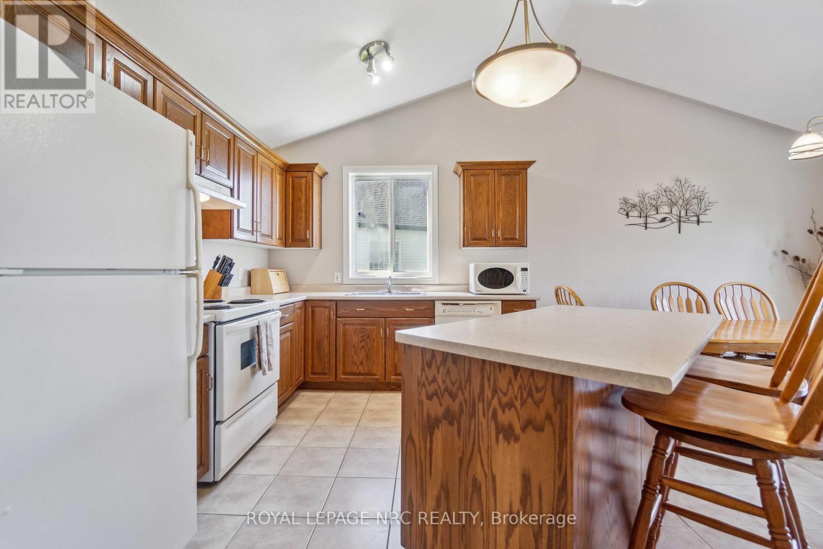 












449 BARRINGTON COURT

,
Fort Erie (Ridgeway),




Ontario
L0S1N0

