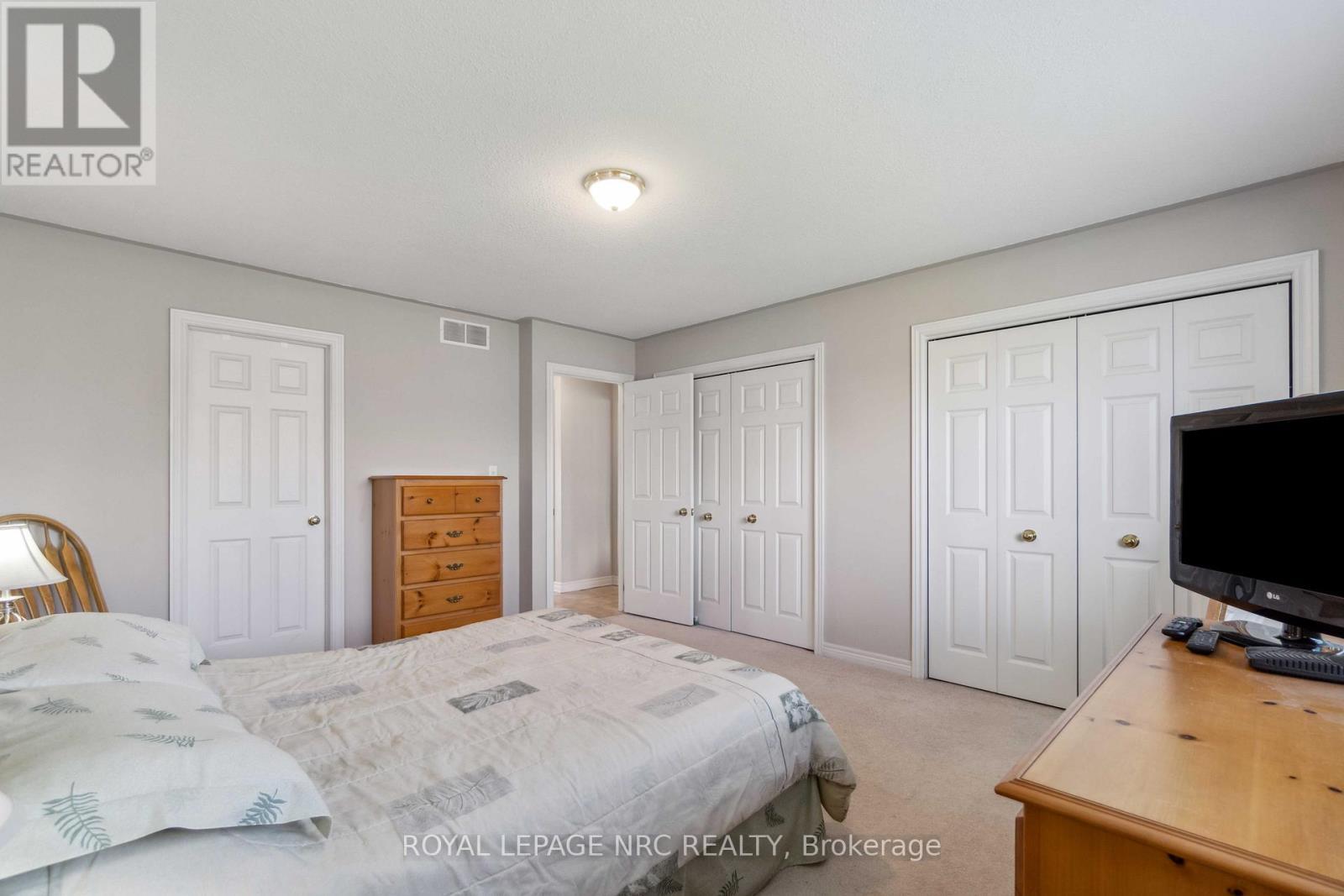 












449 BARRINGTON COURT

,
Fort Erie (Ridgeway),




Ontario
L0S1N0

