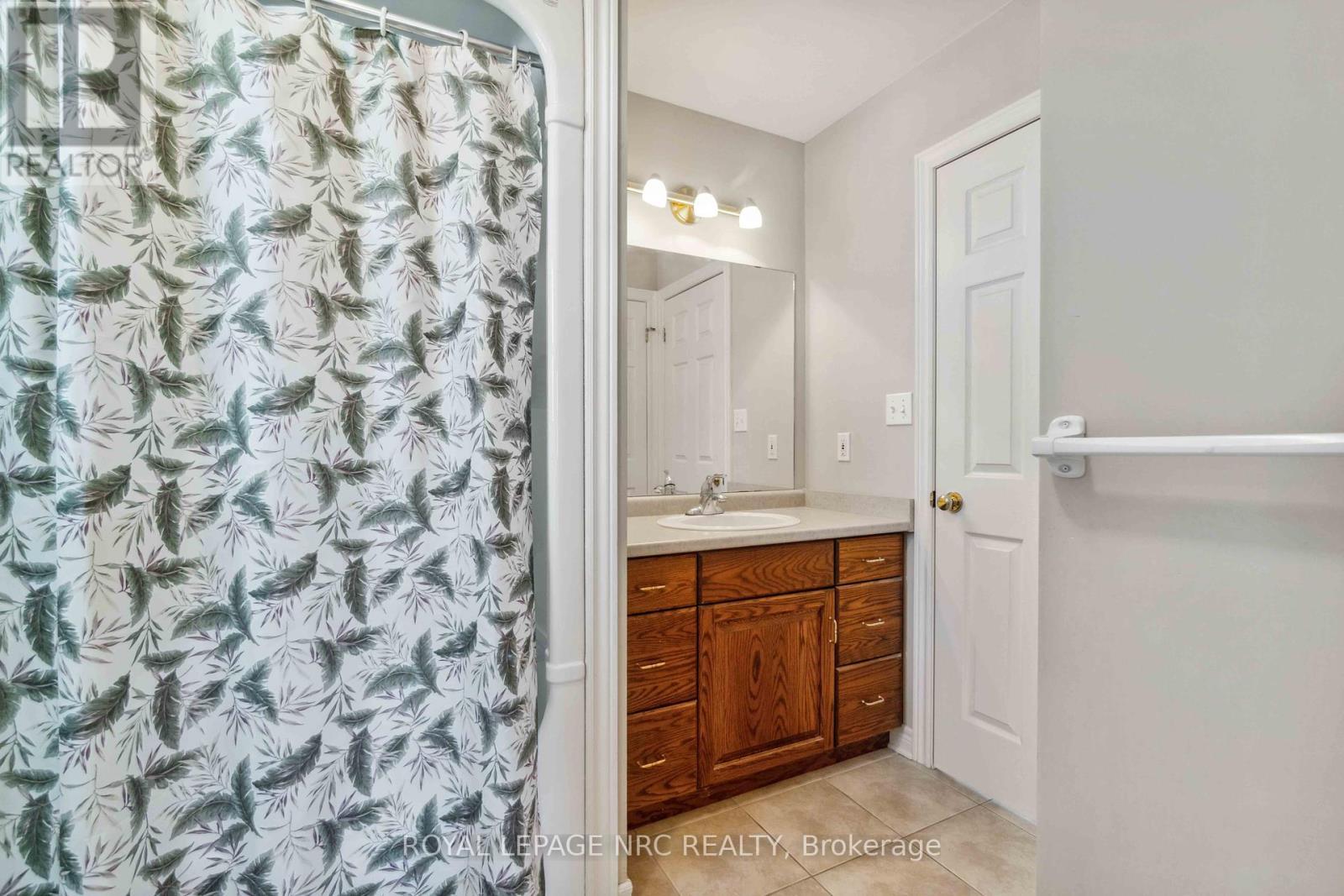 












449 BARRINGTON COURT

,
Fort Erie (Ridgeway),




Ontario
L0S1N0

