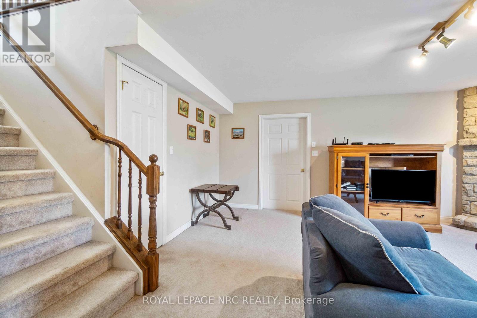 












449 BARRINGTON COURT

,
Fort Erie (Ridgeway),




Ontario
L0S1N0


