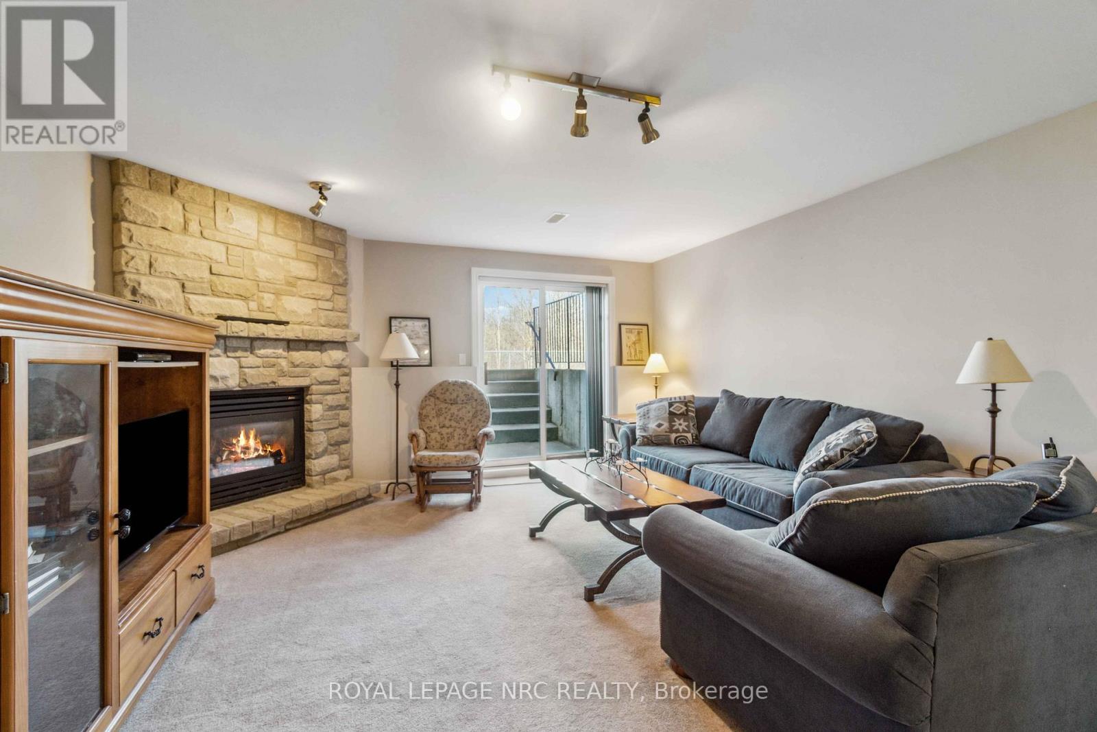 












449 BARRINGTON COURT

,
Fort Erie (Ridgeway),




Ontario
L0S1N0

