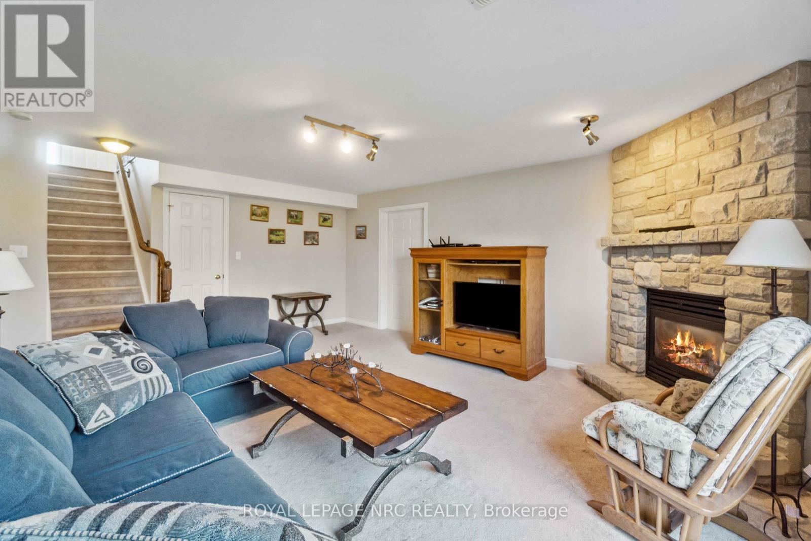 












449 BARRINGTON COURT

,
Fort Erie (Ridgeway),




Ontario
L0S1N0

