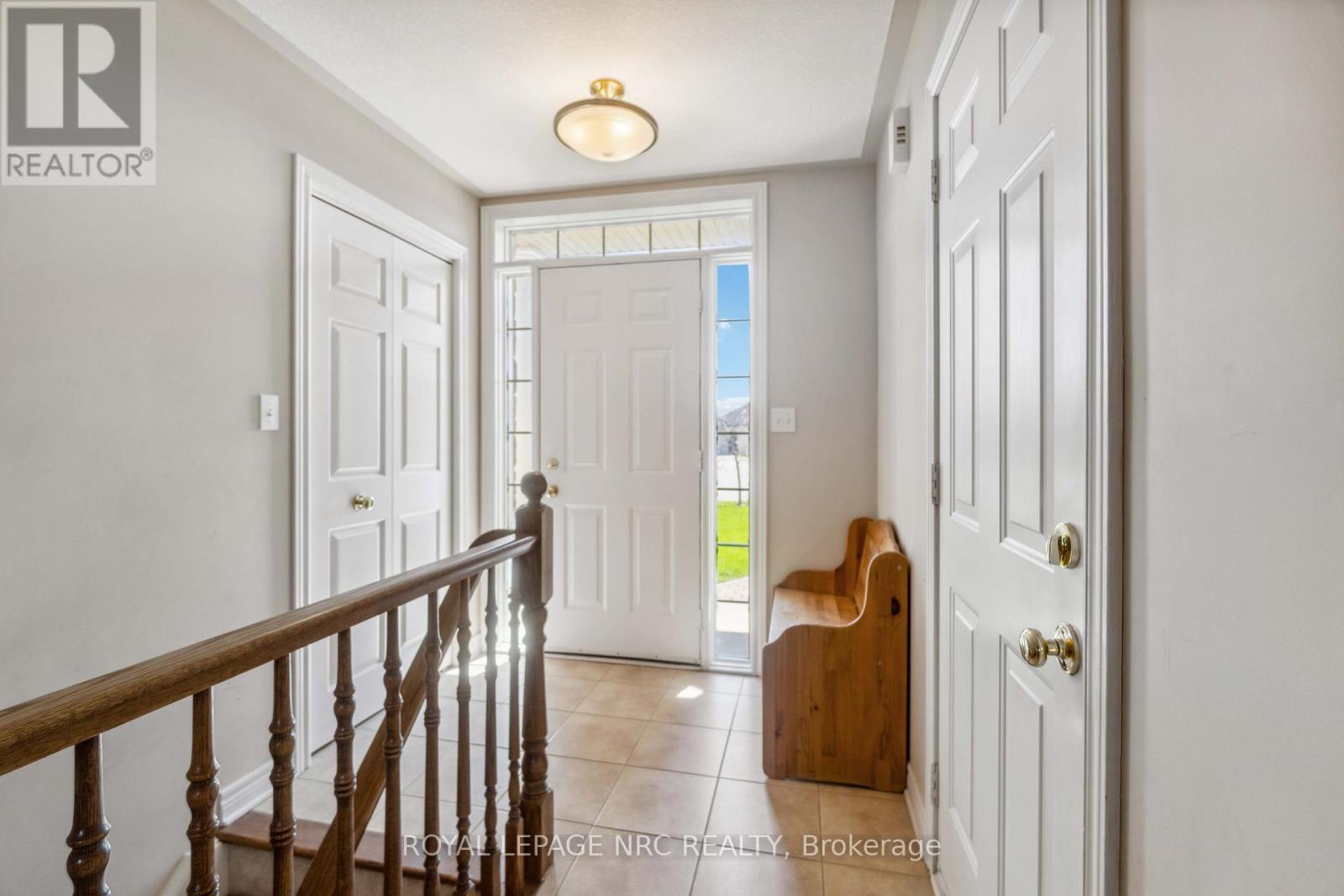 












449 BARRINGTON COURT

,
Fort Erie (Ridgeway),




Ontario
L0S1N0

